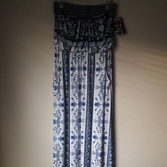 Trixxi Dresses & Skirts - TRIXXI MAXI DRESS